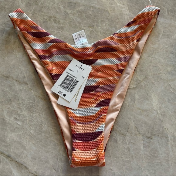 NWT L*SPACE Cabana bitsy bottom. Retails $95 Large - Picture 6 of 10